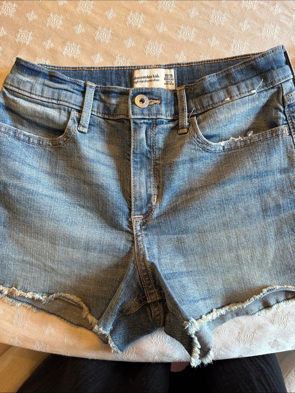 abercrombie kids medium blue denim cutoff jean shorts